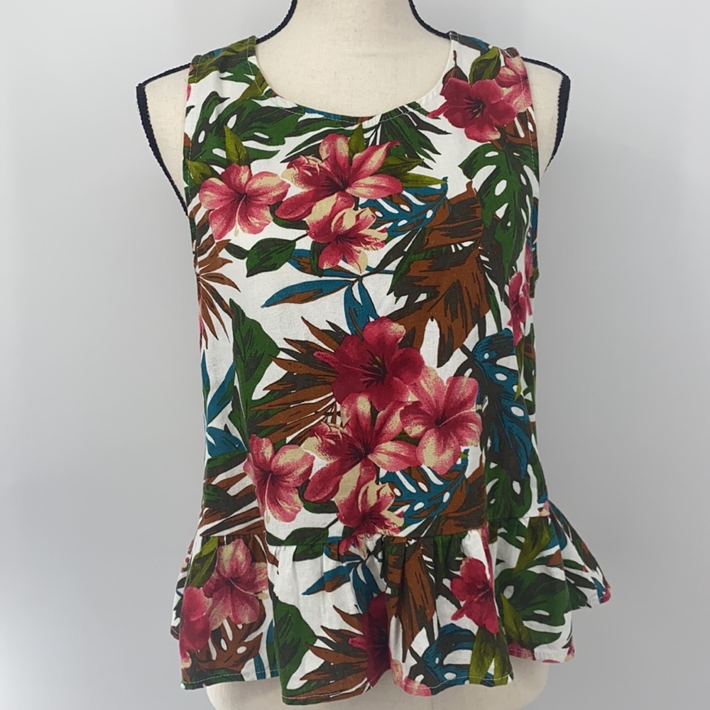 🌺 EVERLY 🌺 SLEEVELESS FLORAL PEPLUM Size Medium